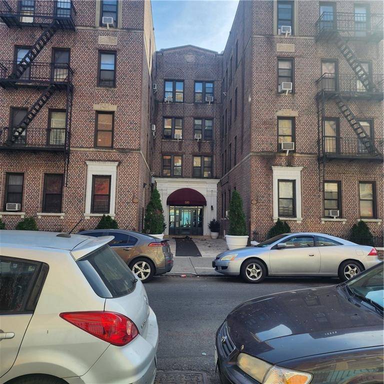 590 Parkside Ave 2Ce — photo