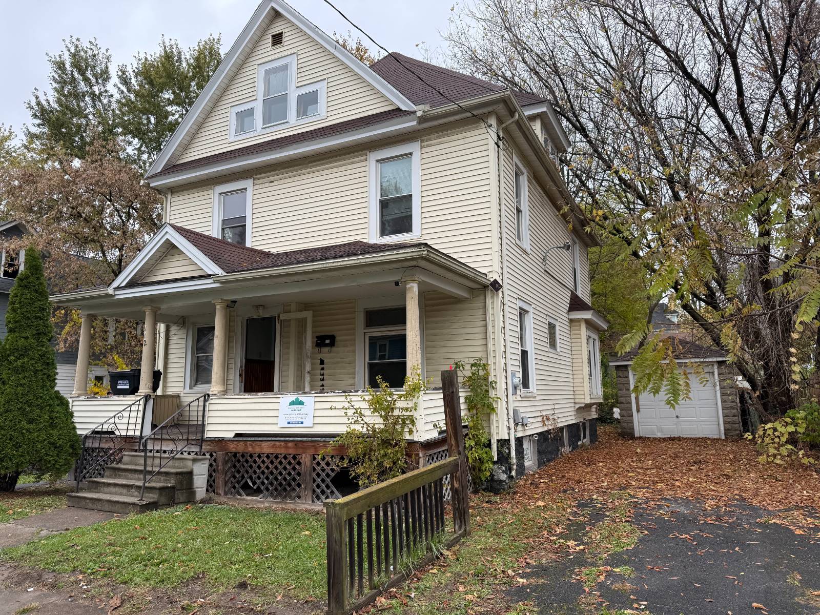 112 Fernwood Ave — photo