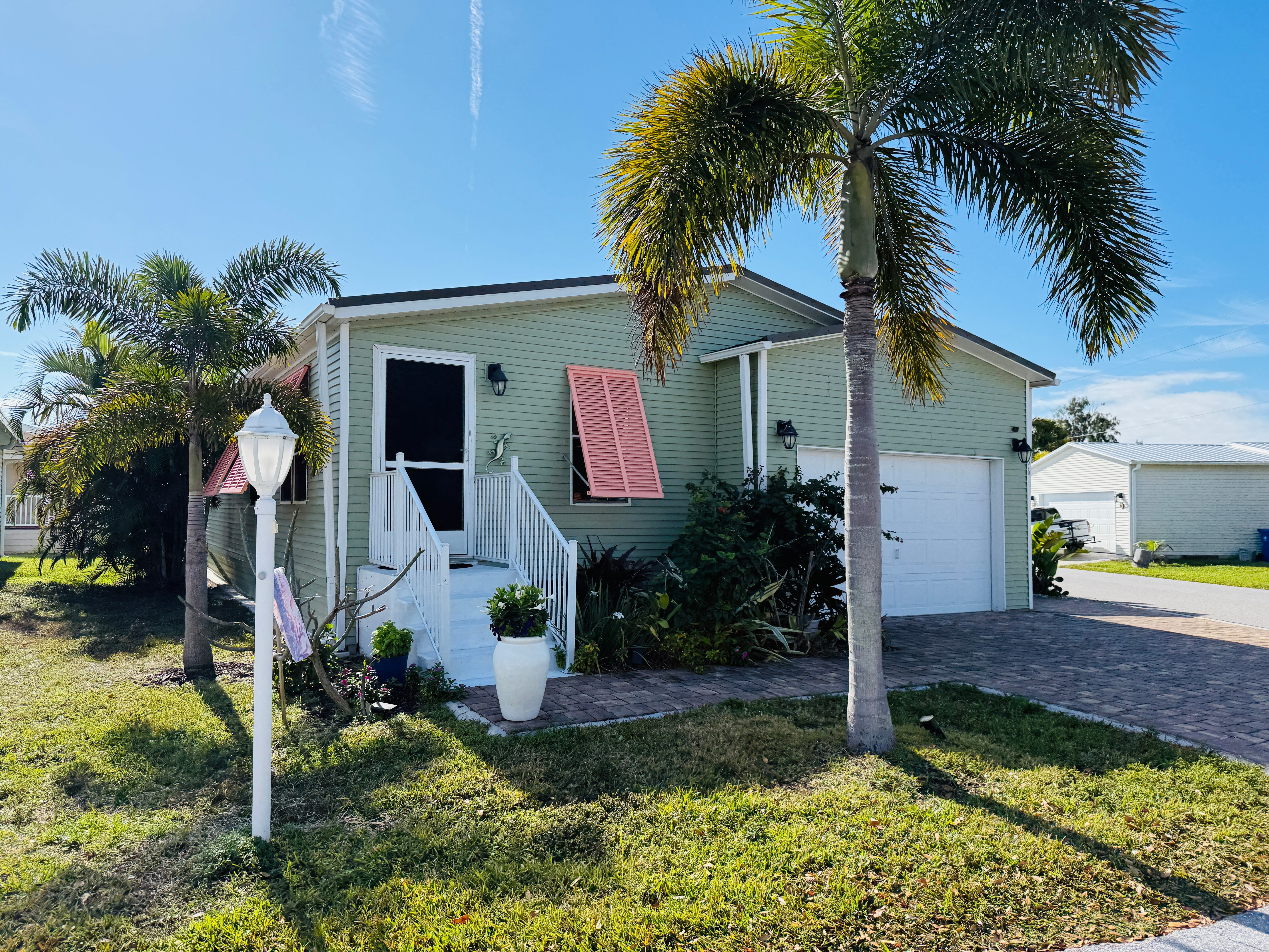 186 W. Harbor Drive — photo
