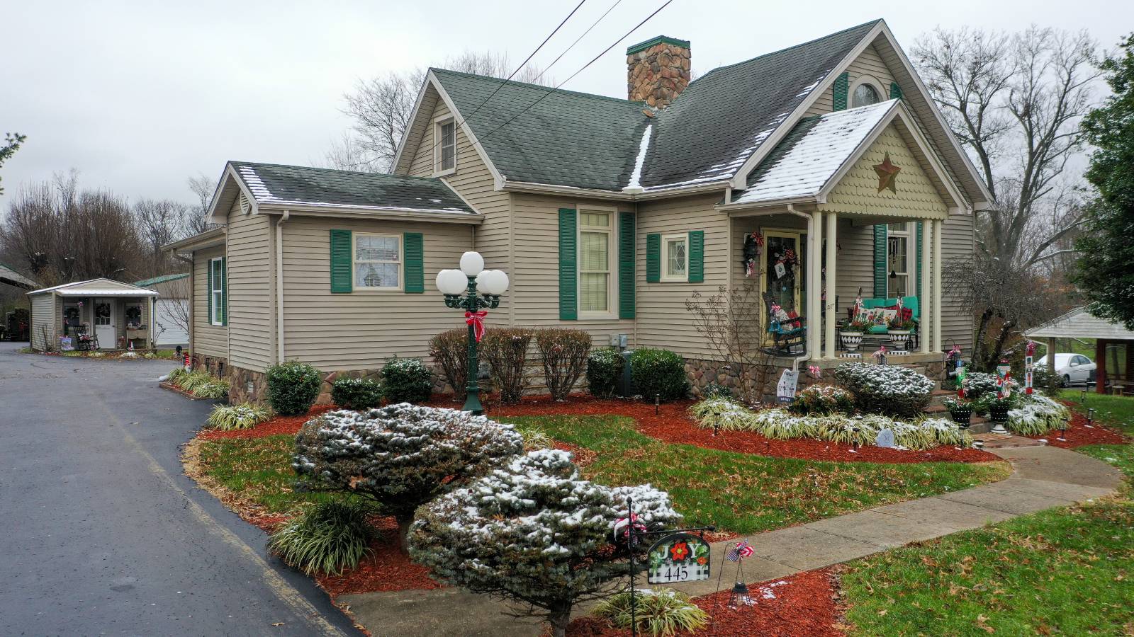 445 St Rose Rd — photo