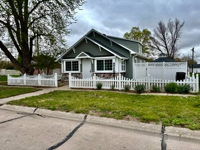 814 W Park St — photo