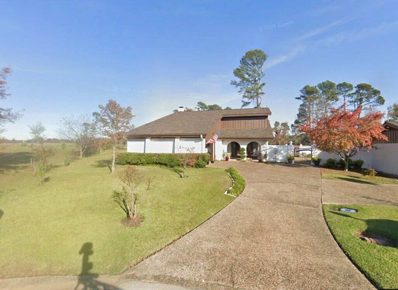 210 Canterbury Lane — photo