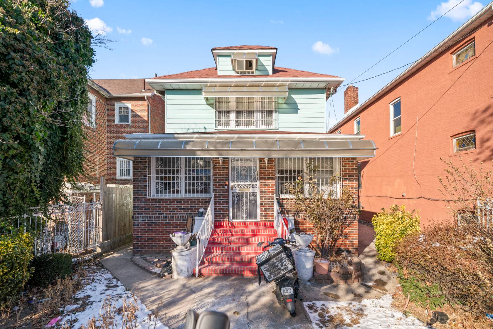871 Linden Blvd — photo