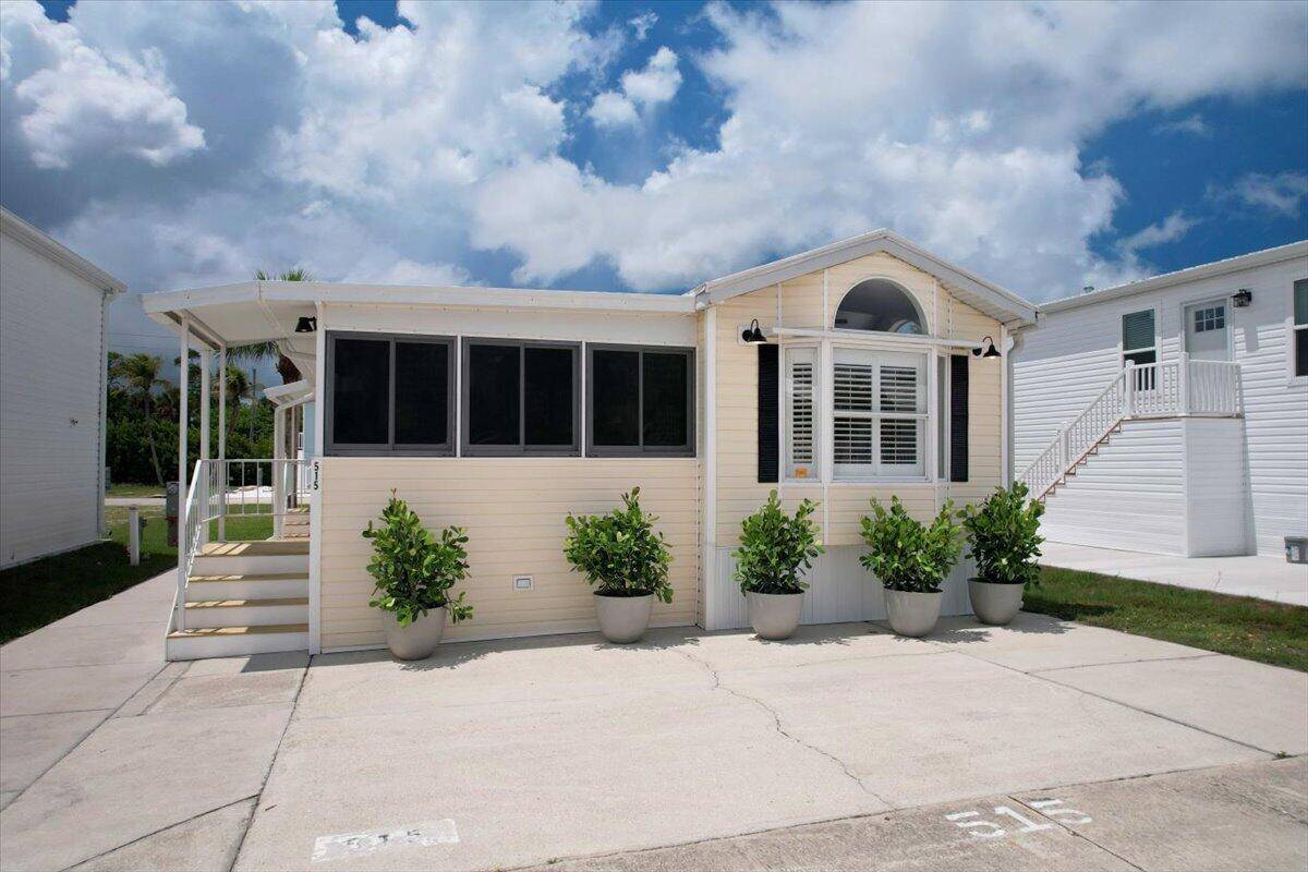 515 Tropico Ln — photo