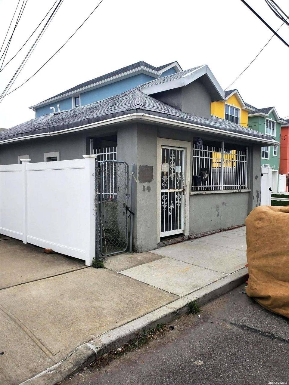 180 Beach 26 St — photo