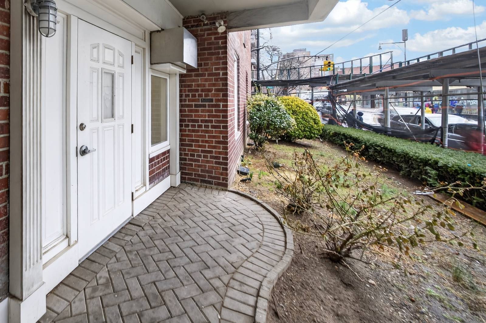 142-05 Roosevelt Ave 108 — photo