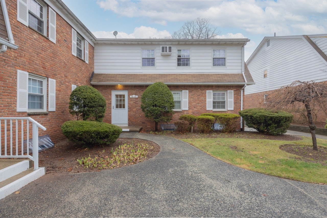 54 Parkside Drive — photo