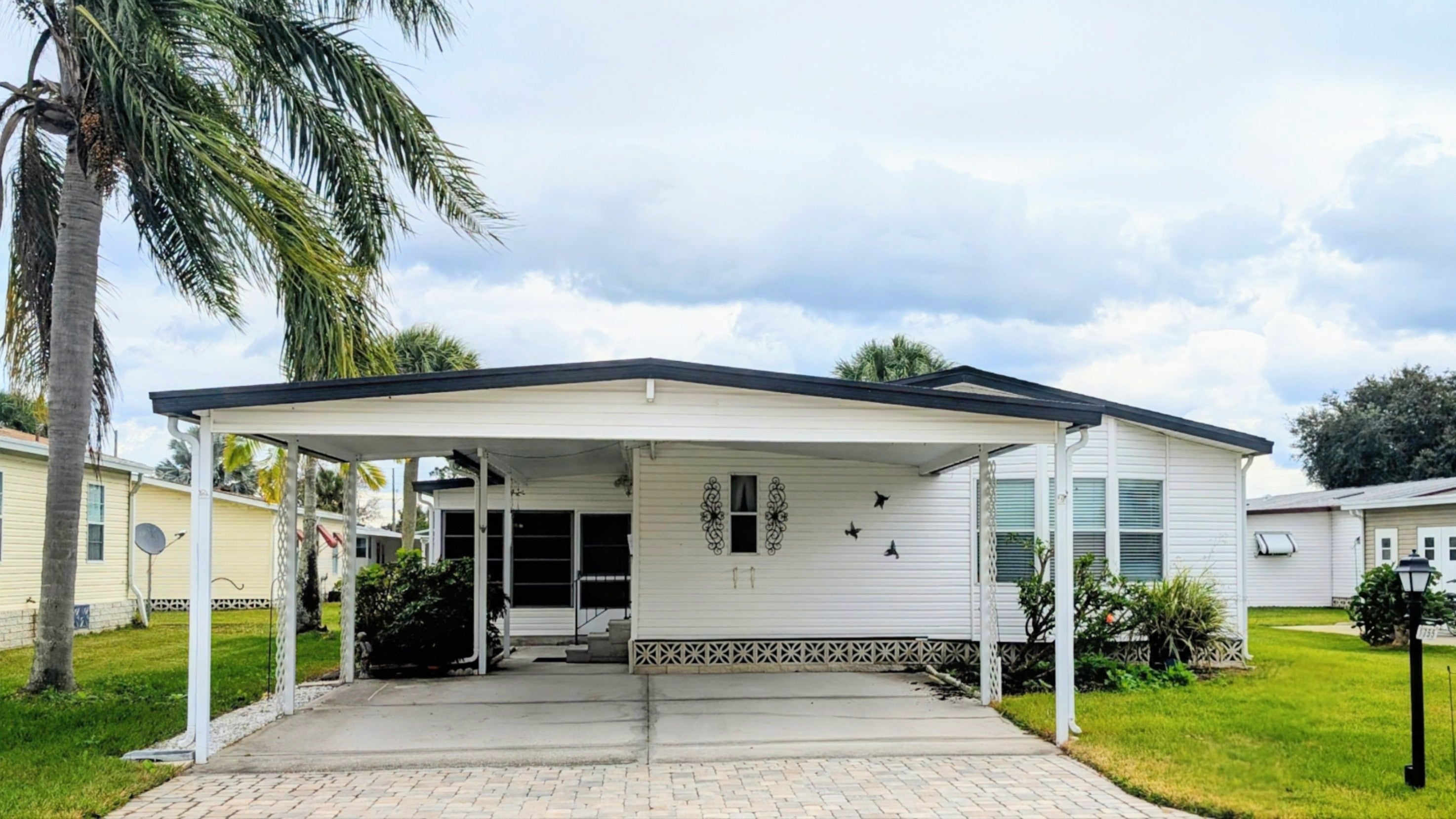 1755 Western Redwood Ave — photo