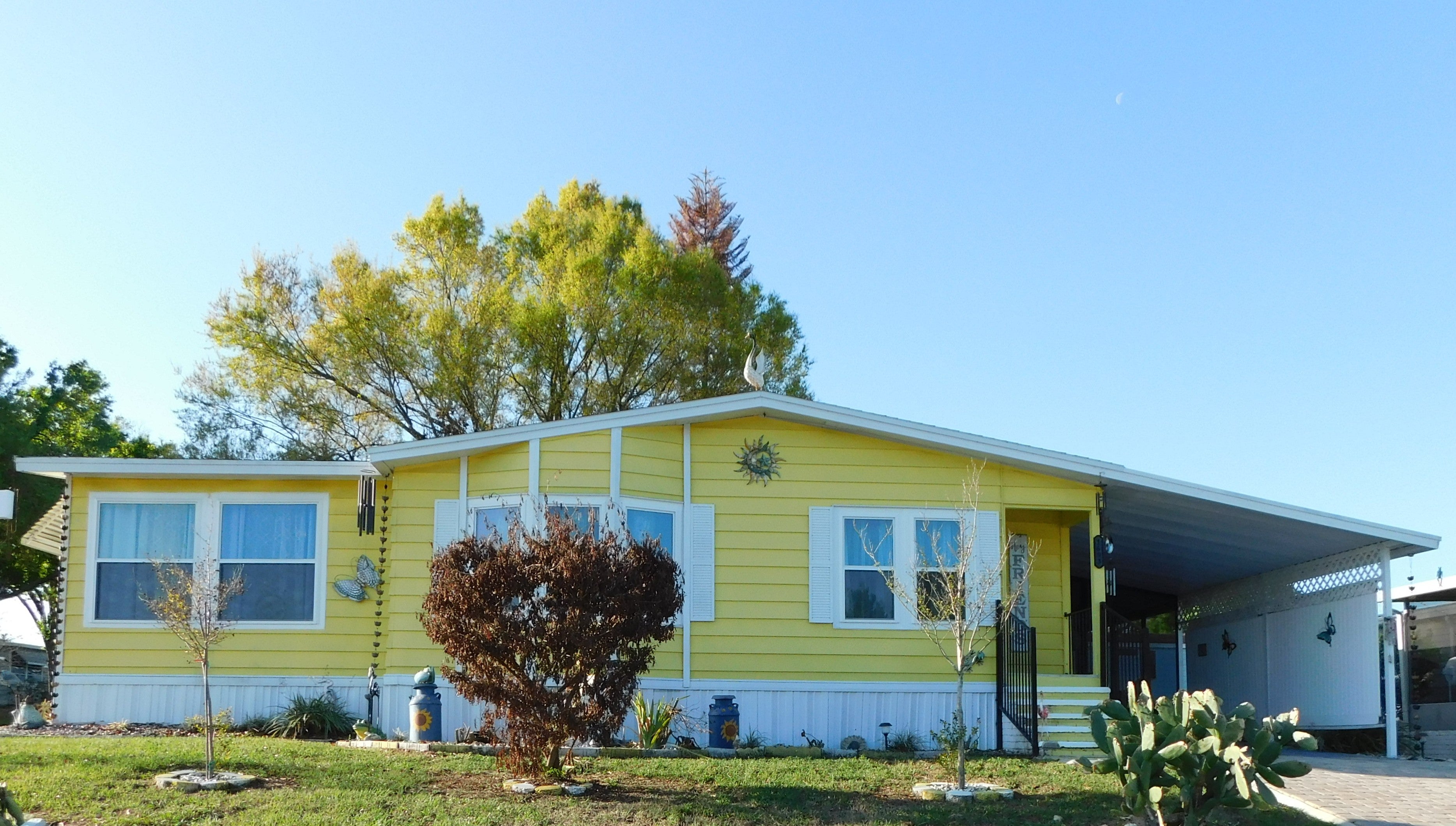 1693 Bassett Dr — photo