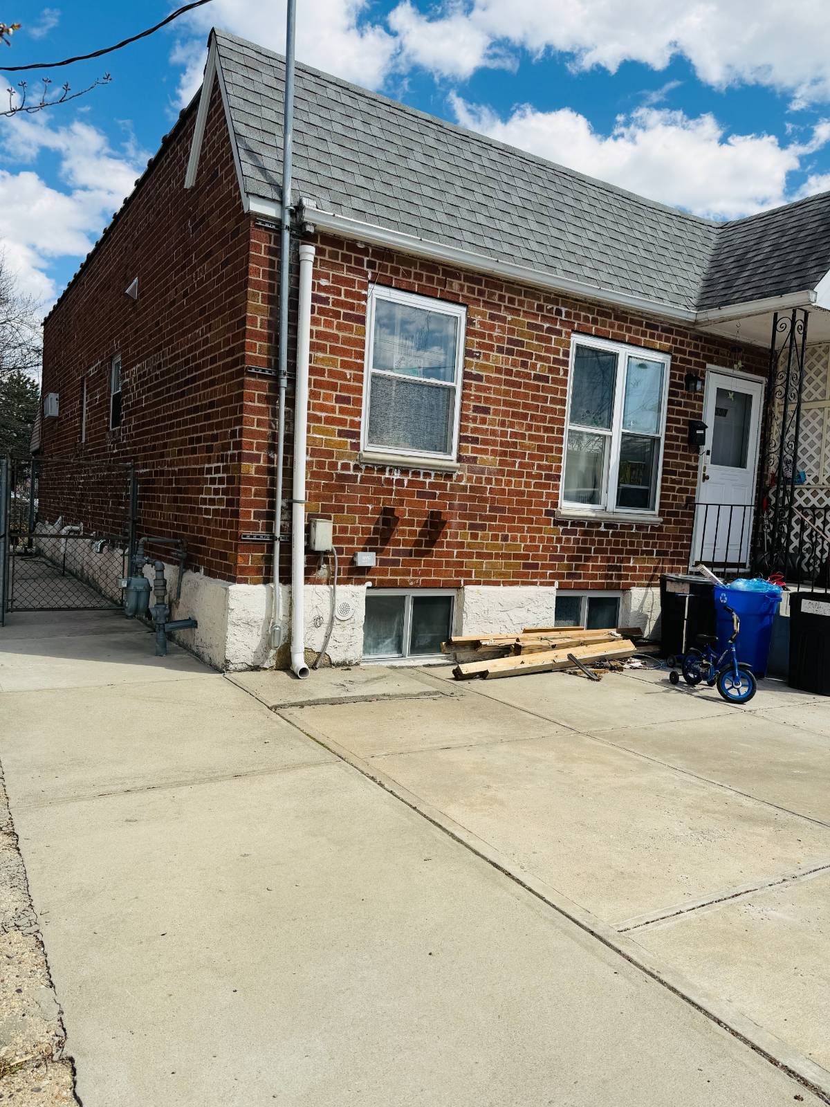45-53 204 St — photo