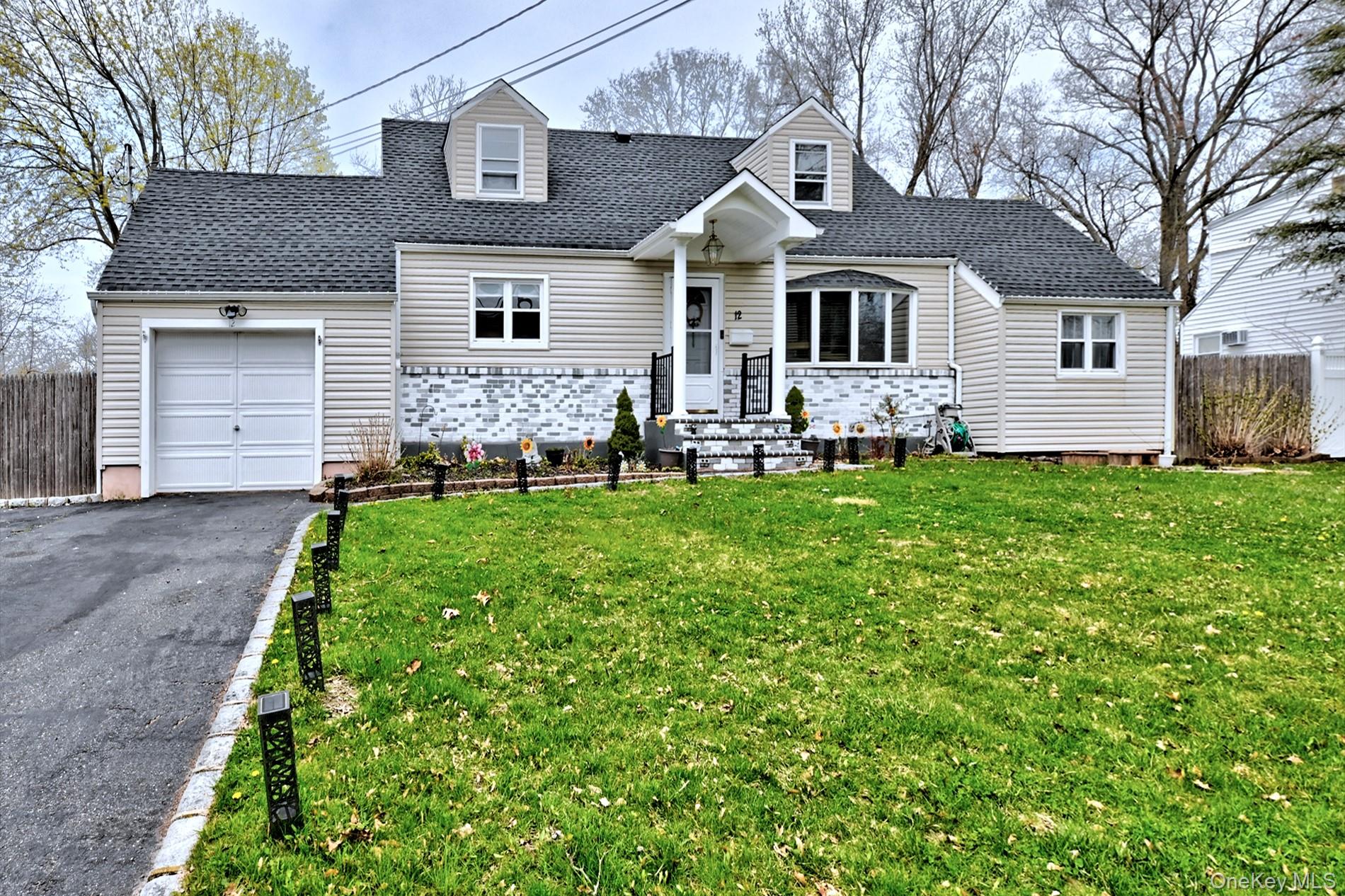 12 Bruce Lane — photo