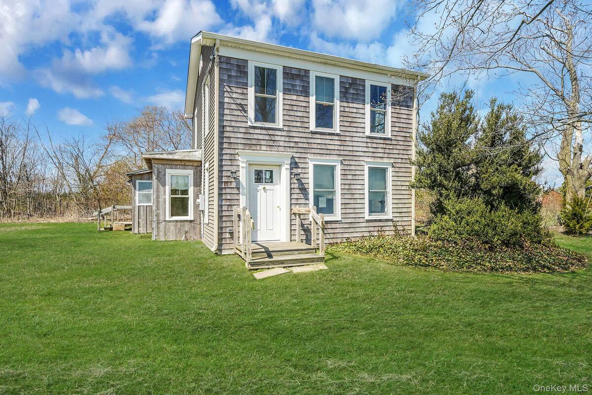 5528 Sound Avenue — photo