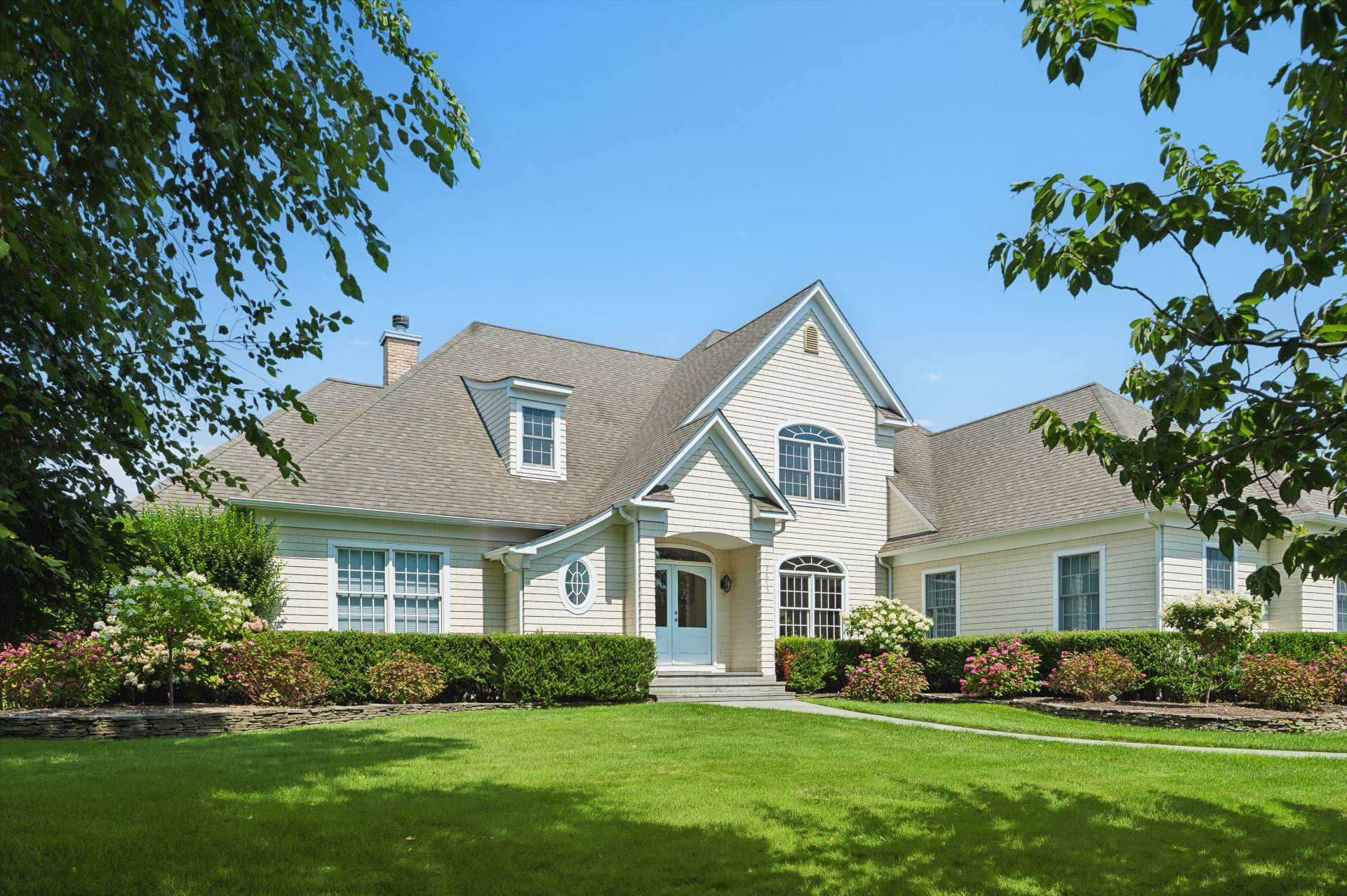 2675 Laurel Trail — photo