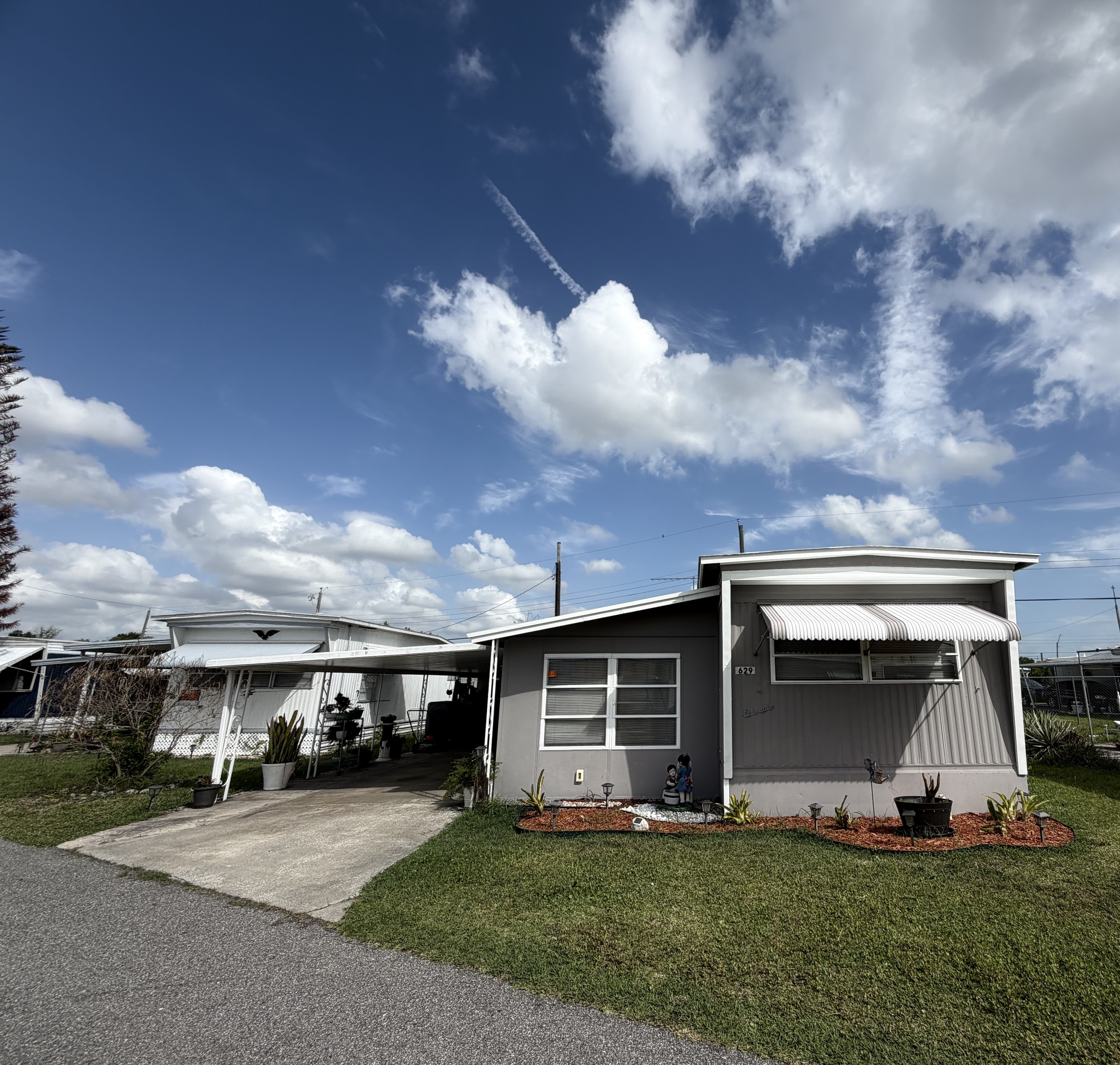 629 American Way — photo