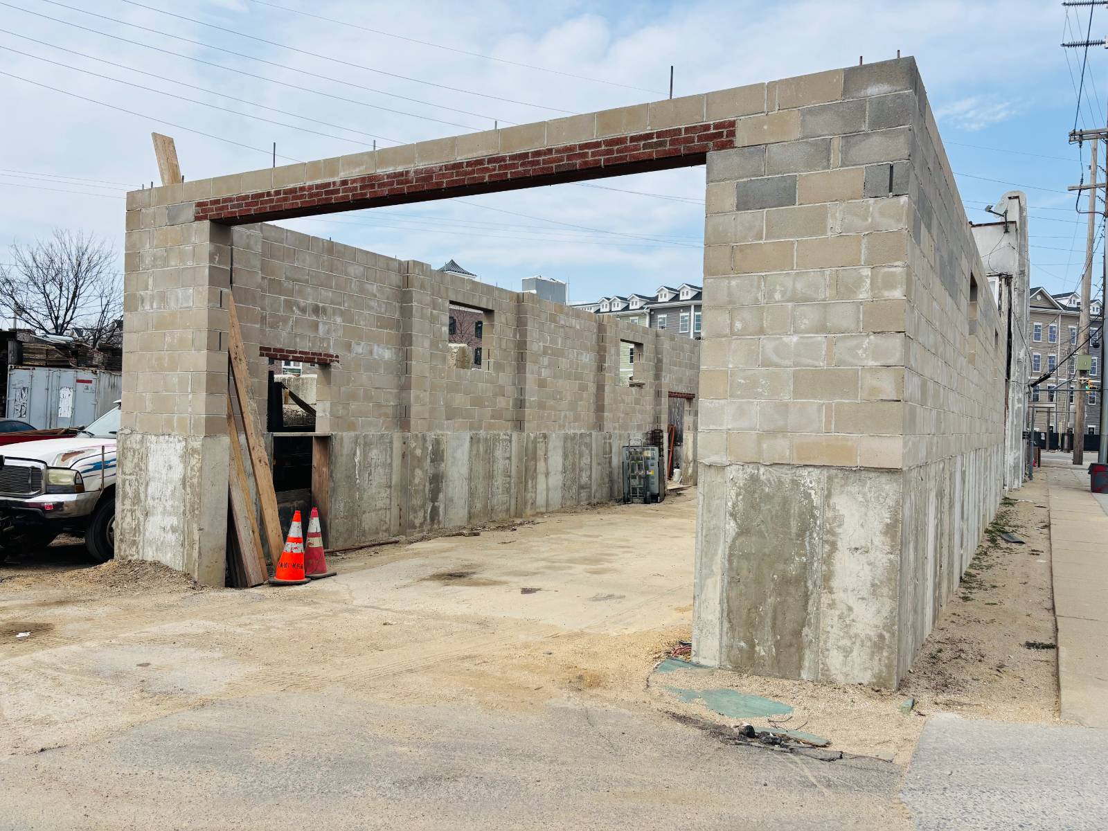 40 Hempstead Gardens Dr Garage — photo