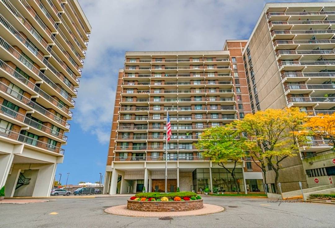 152-18 Union Turnpike 208B — photo