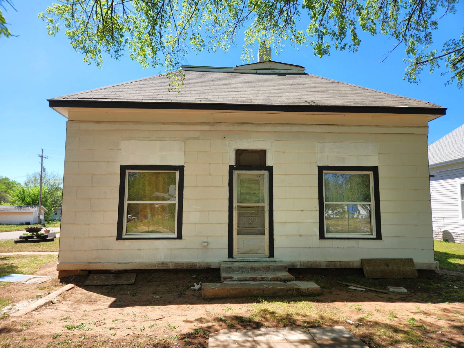 324 S. Bluff Ave. — photo
