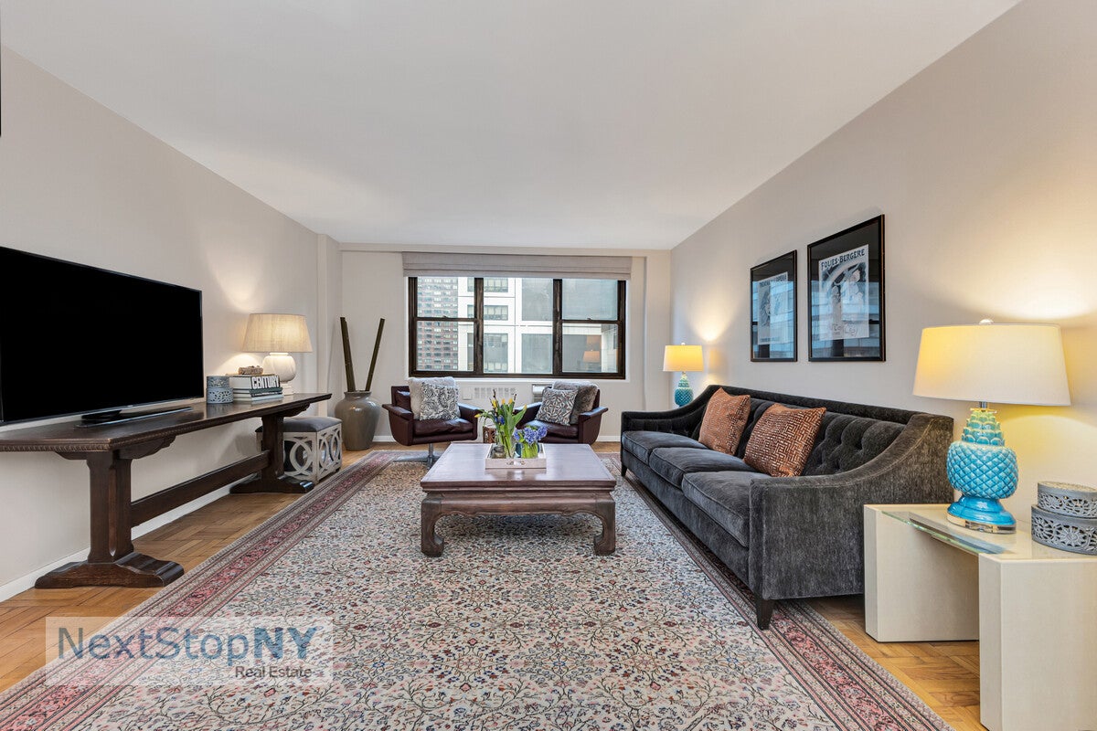 235 East 57th Street 12D — photo