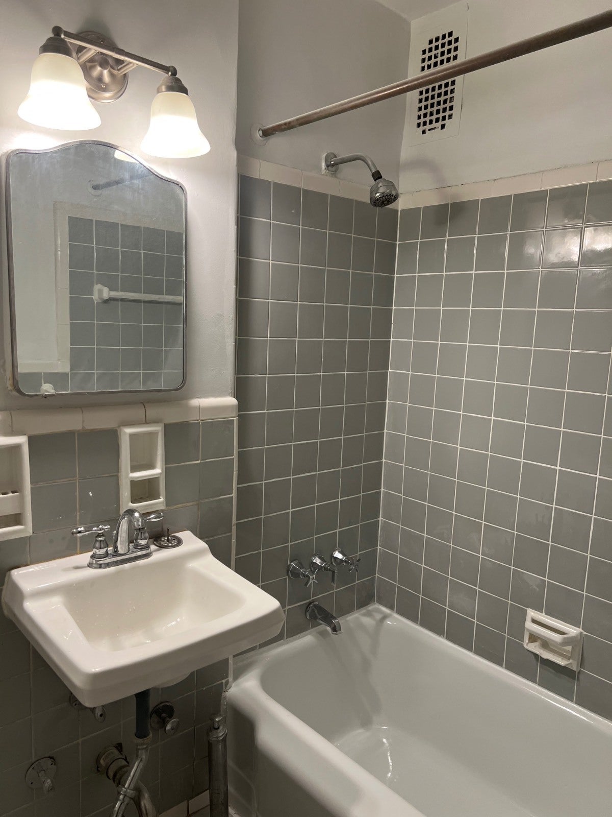 285 East 35th Street 4B — photo