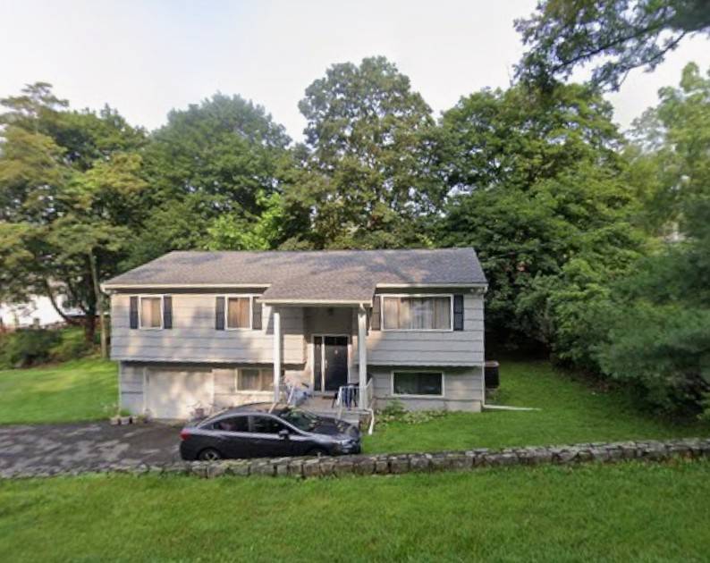 25 Spring Drive — photo