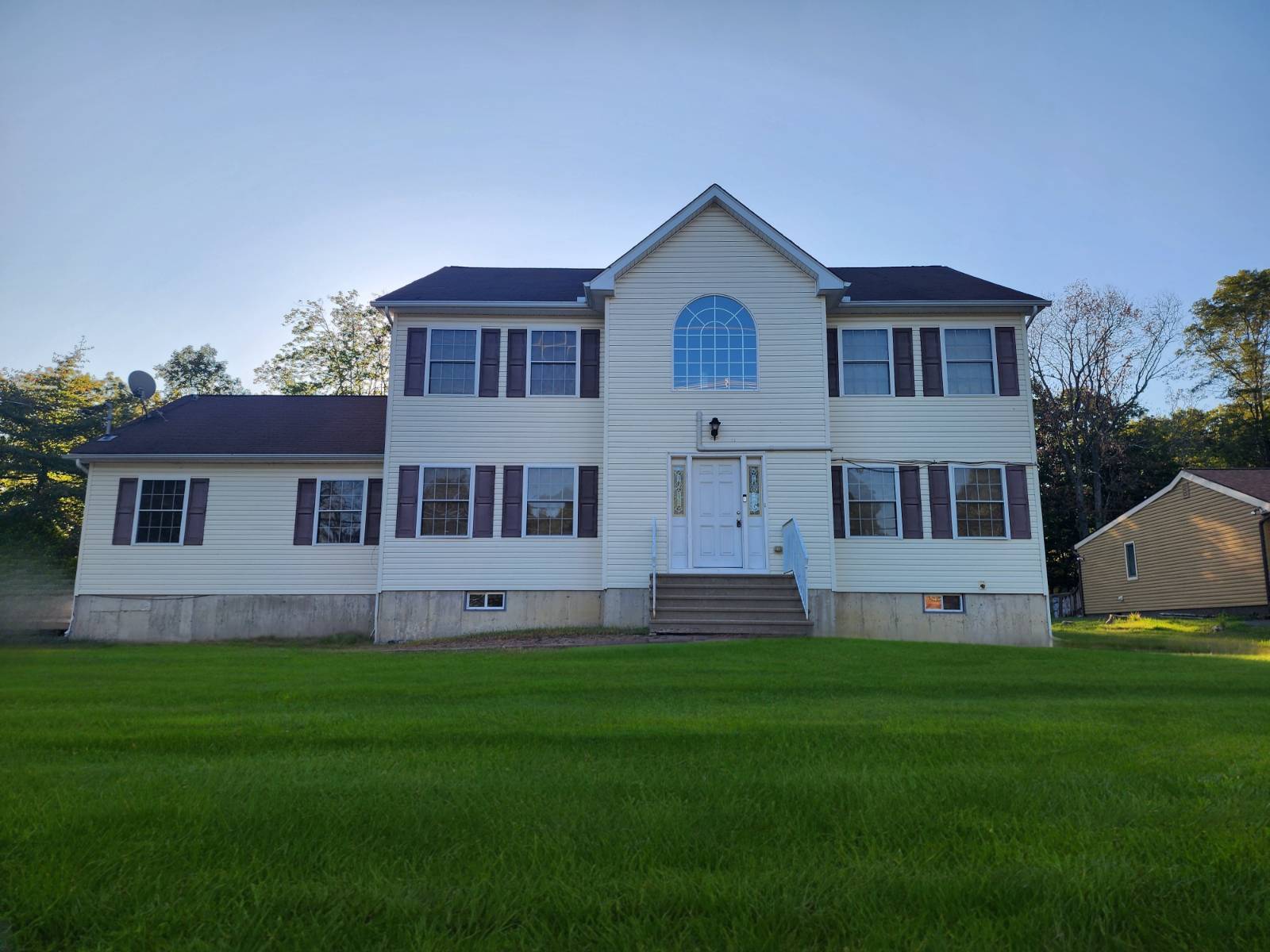 283 Pocono Blvd — photo