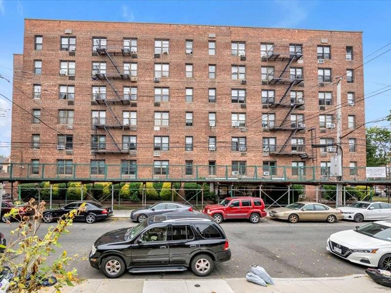 2475 East 11th Street 6H — photo