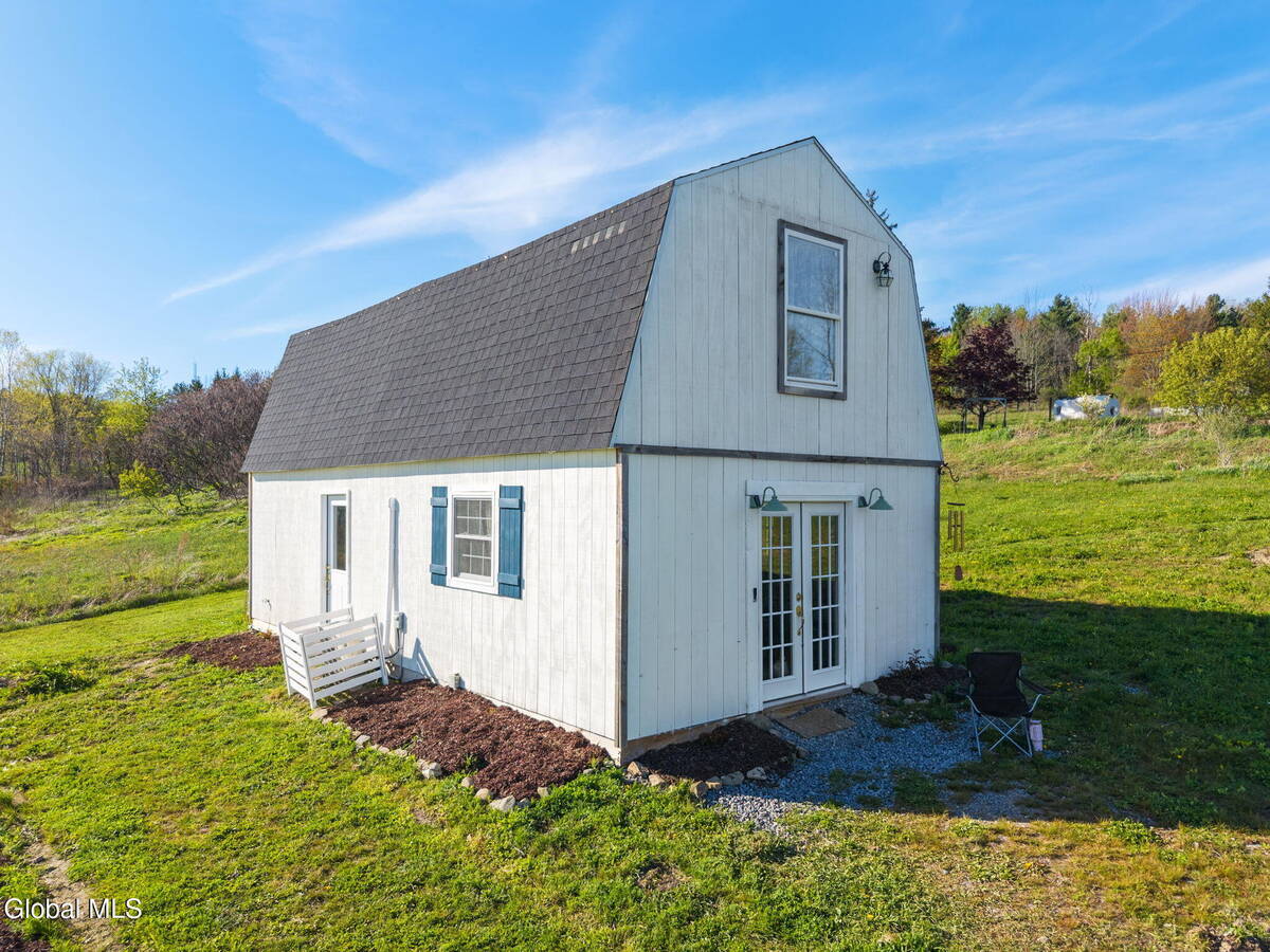 1054 Esperance Road — photo