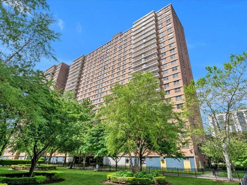 458 Neptune Avenue 8B — photo
