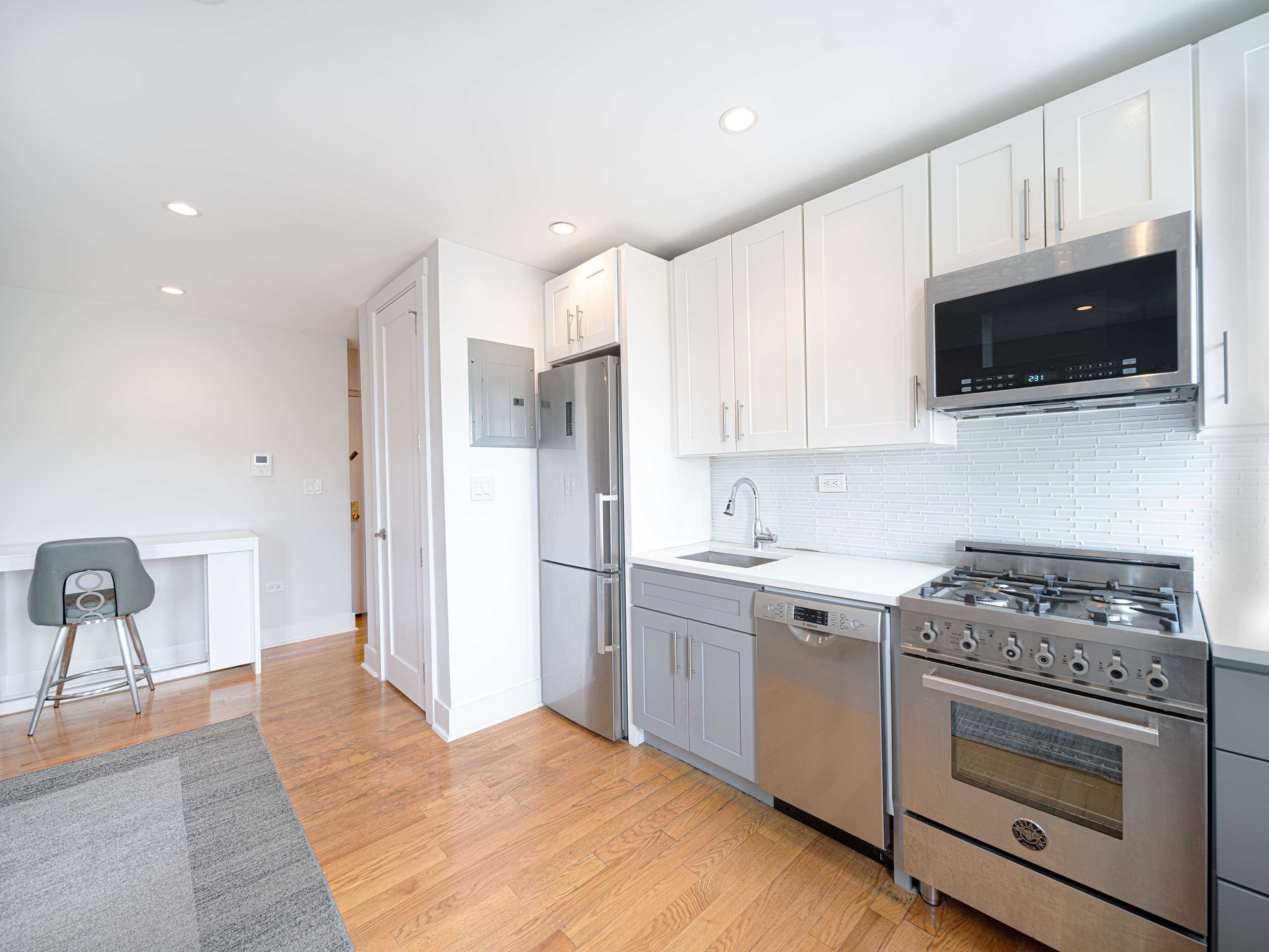 42 -22 Ketcham St D9 — photo