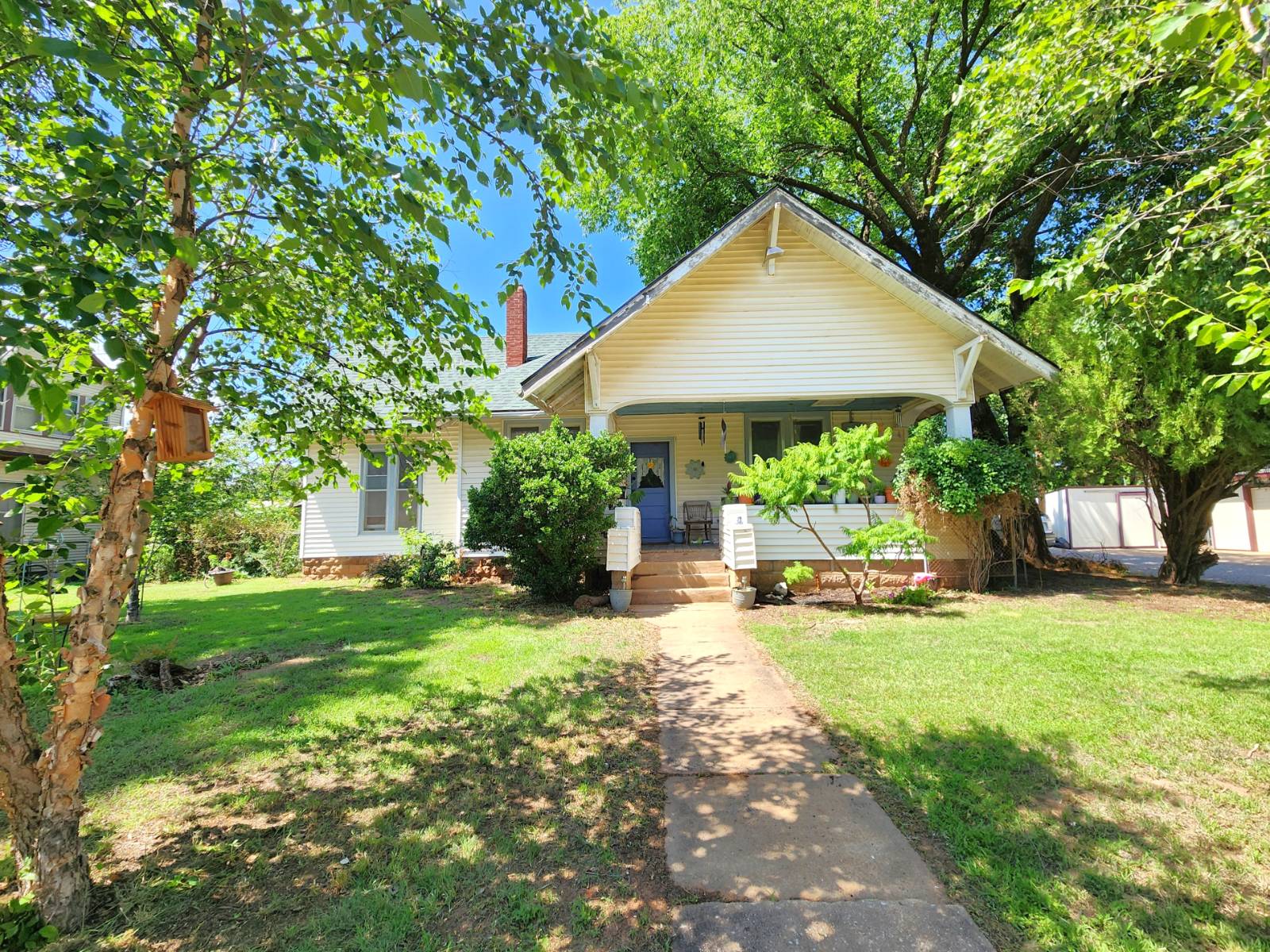 210 W Locust — photo