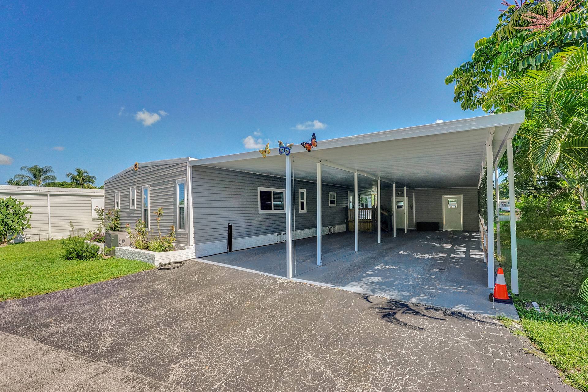 10550 W State Road 84 317 — photo
