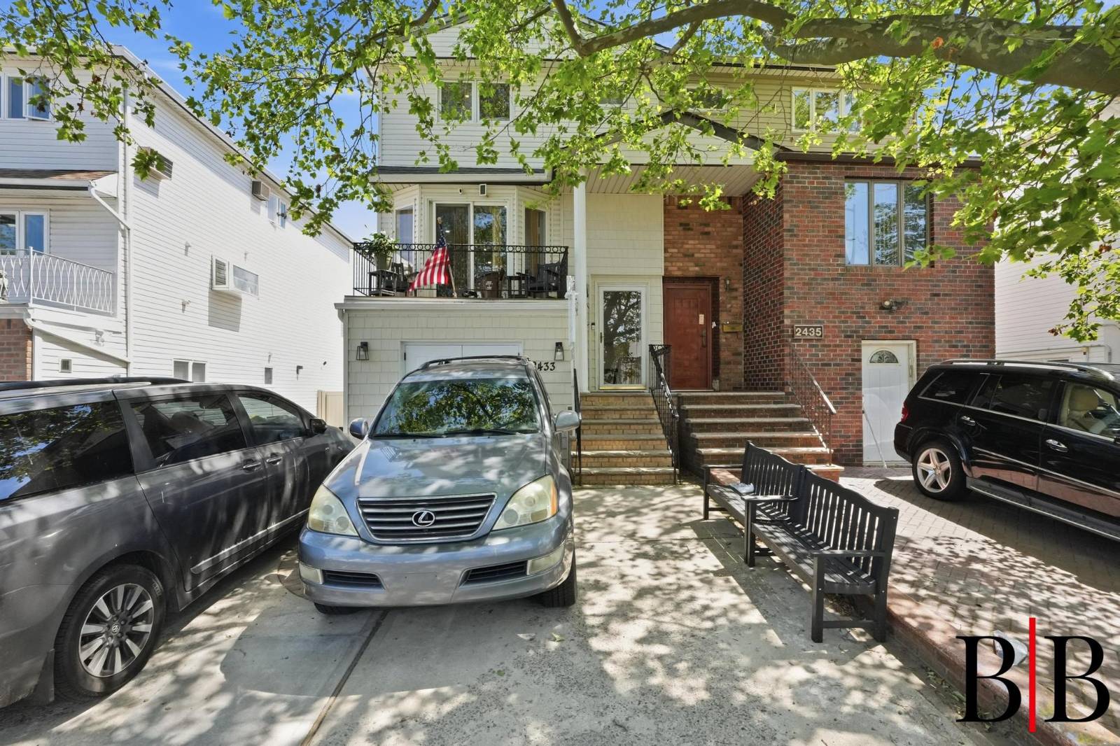 2433 East 71 Street — photo