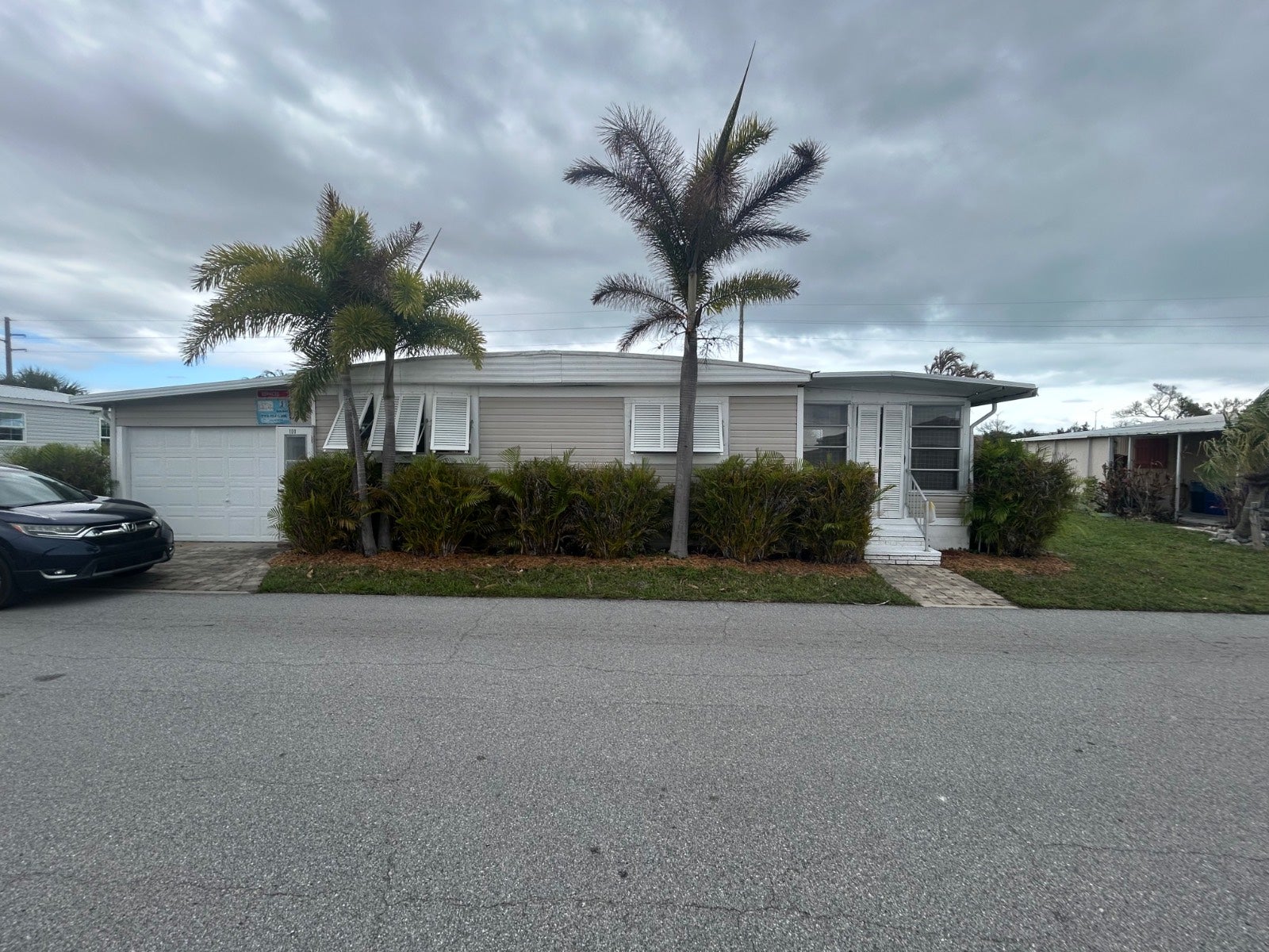 100 N. Harbor Drive — photo