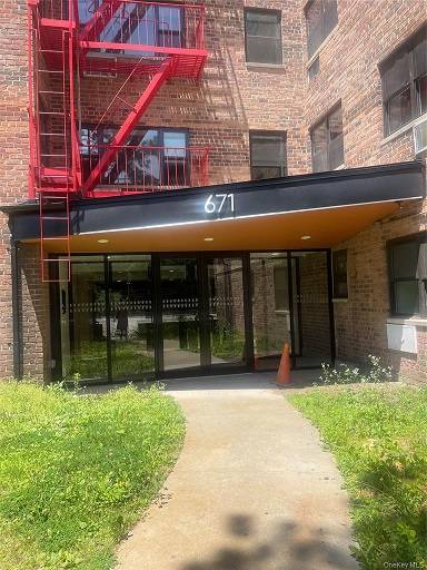 671 Bronx River Road 4G — photo