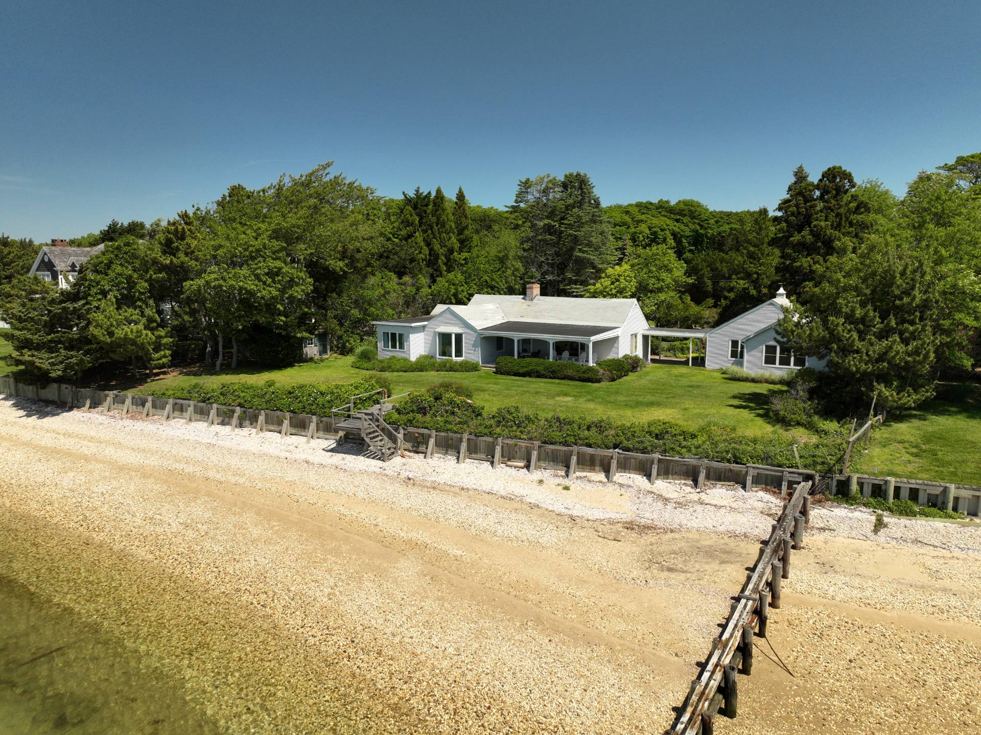 100 Peconic Ave — photo