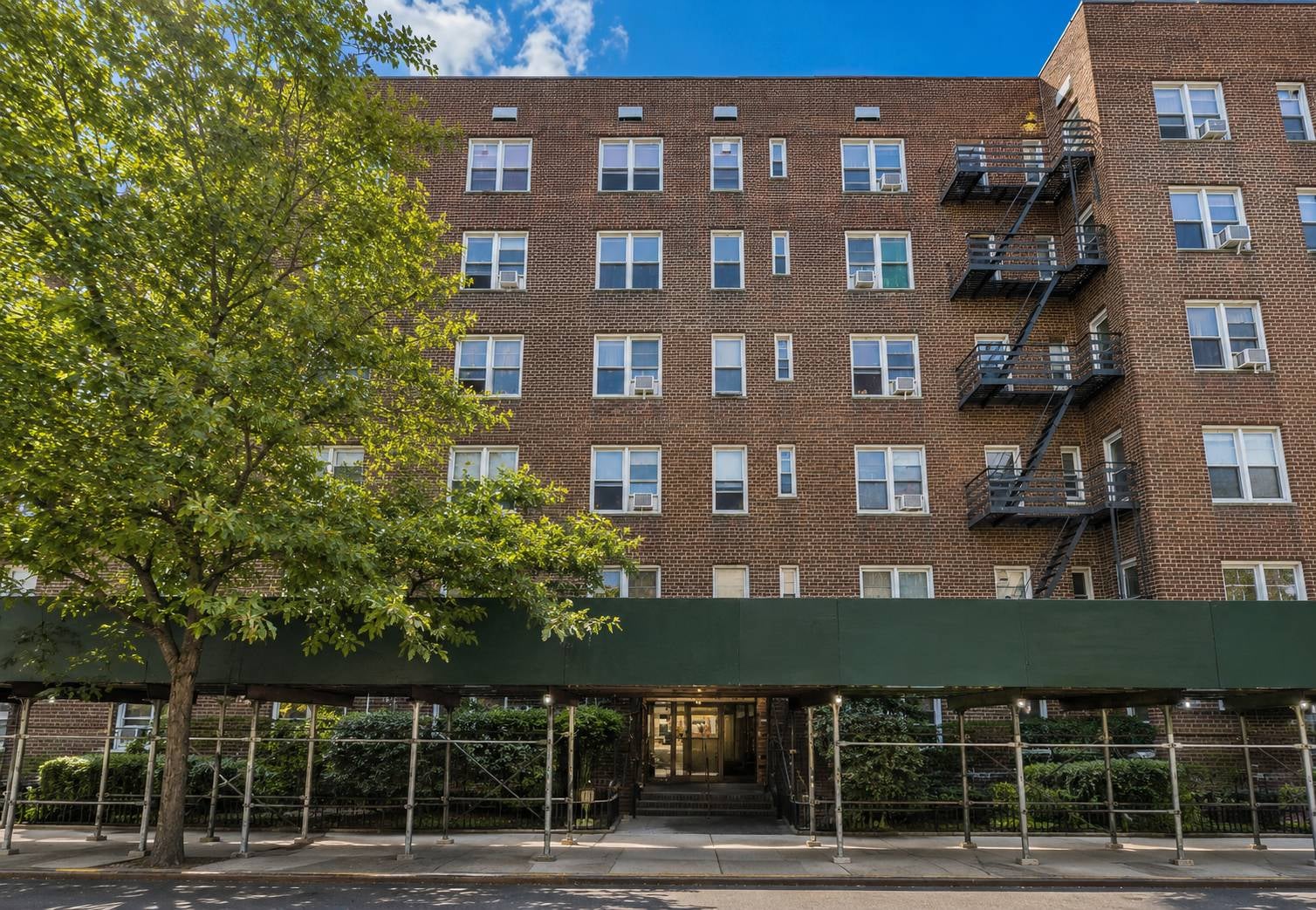42-40 Bowne St 5H — photo