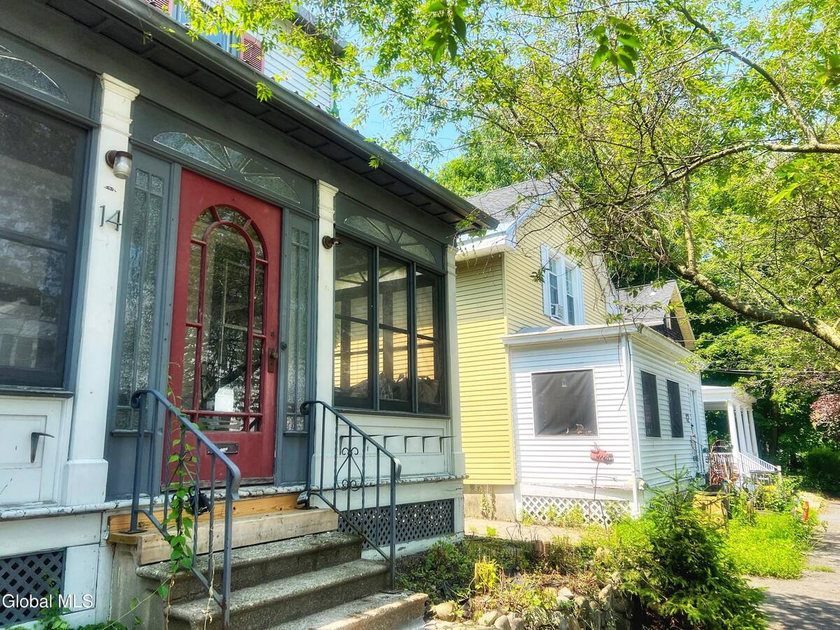 14 Bleeker Avenue — photo
