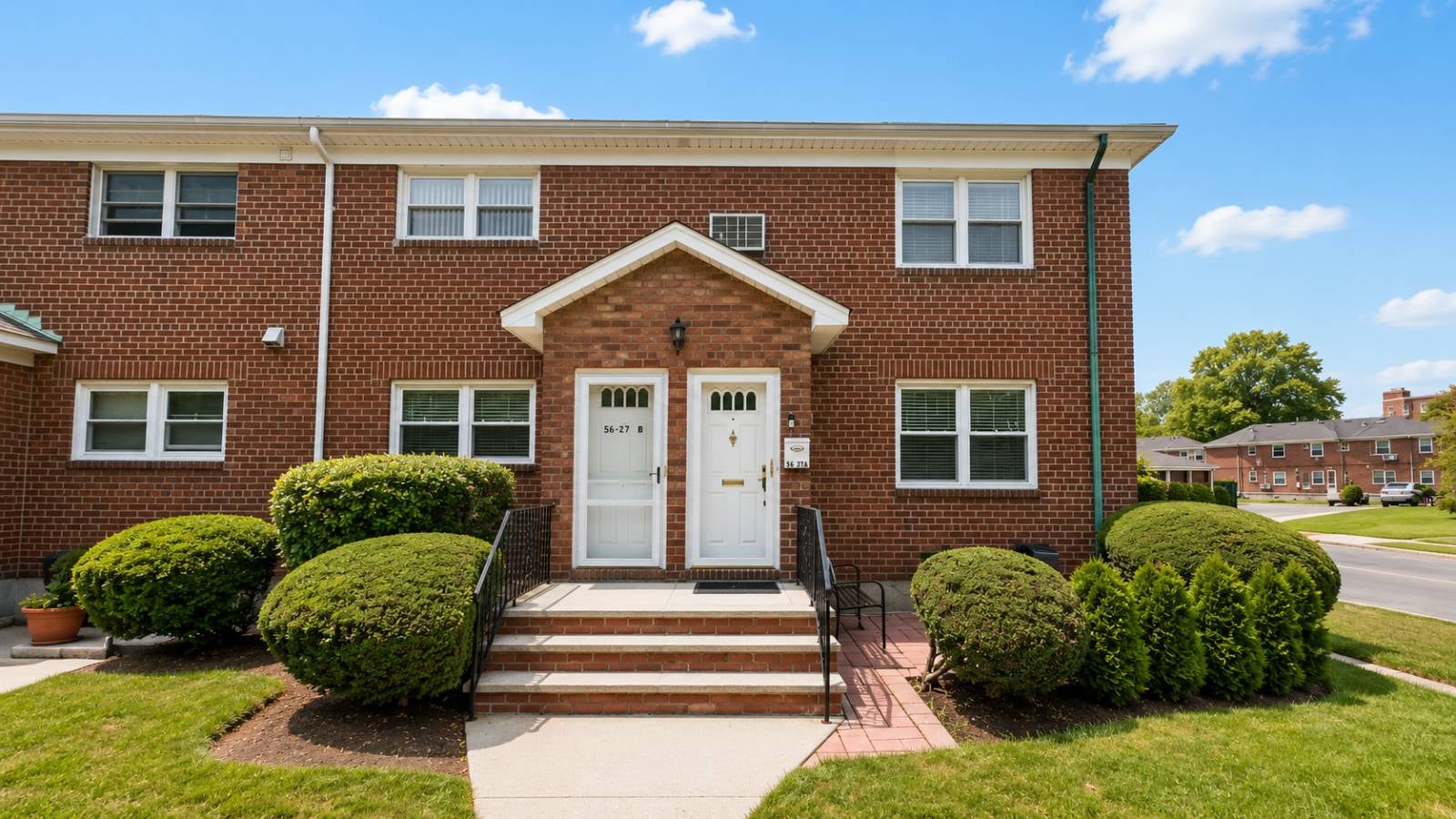 56-27B Utopia Pkwy — photo