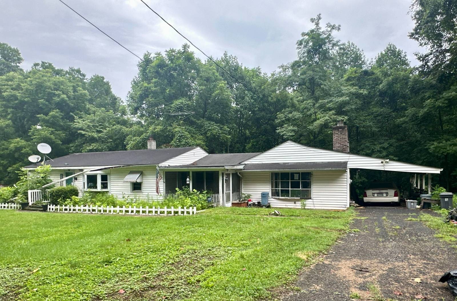 384 Lakewood Dr — photo