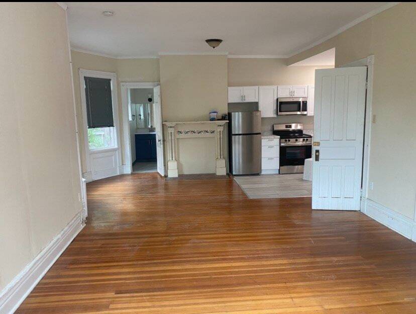 1049 Park Ave 2-S — photo