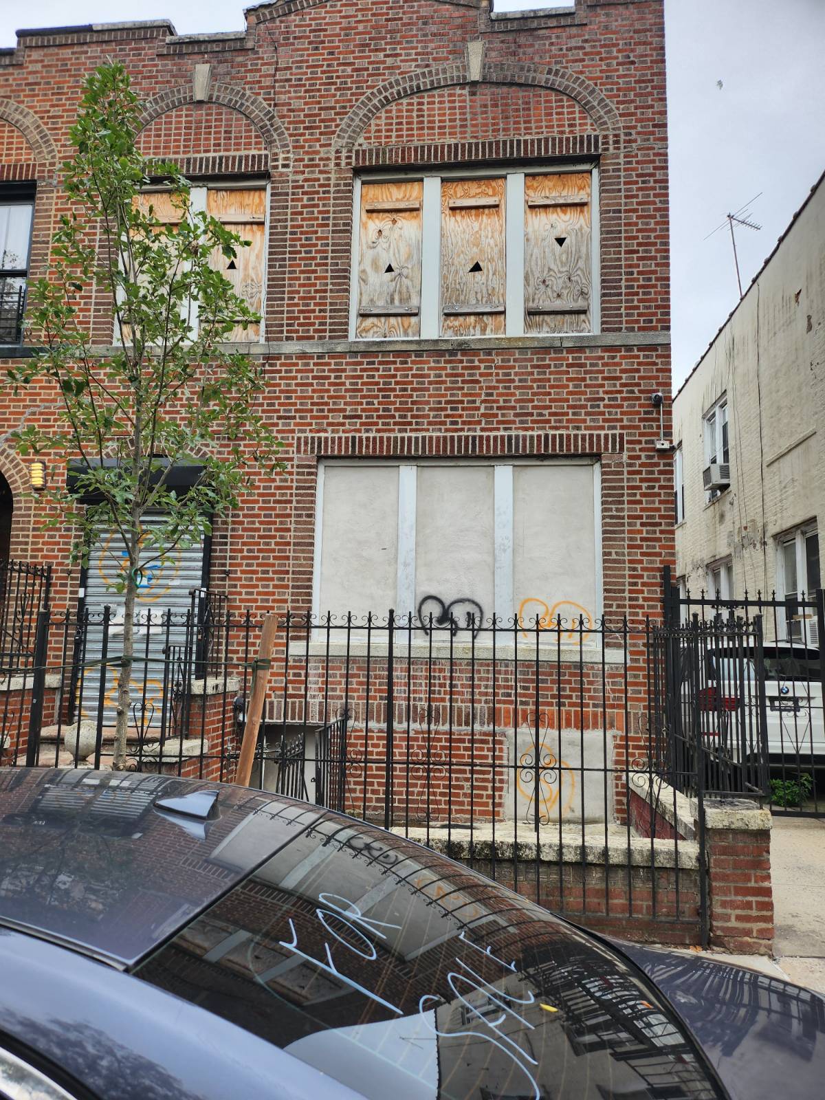 285 East 95th Street — photo