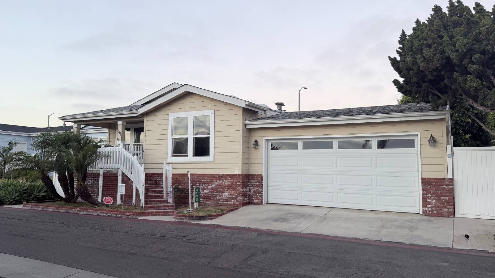 20701 Beach Blvd 65 — photo