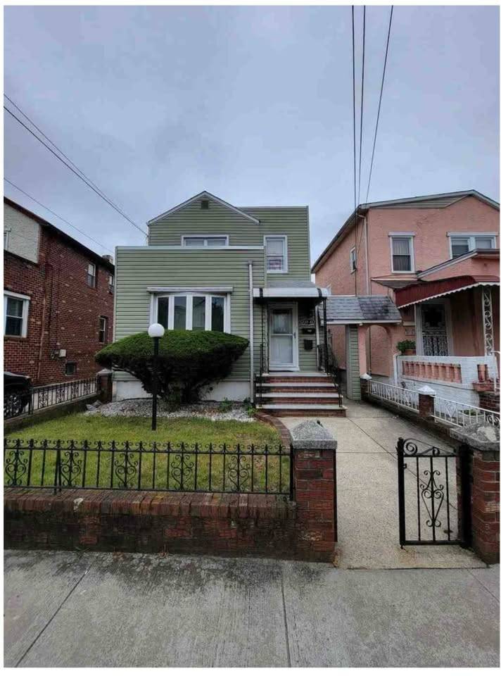 137-11 234th Street — photo