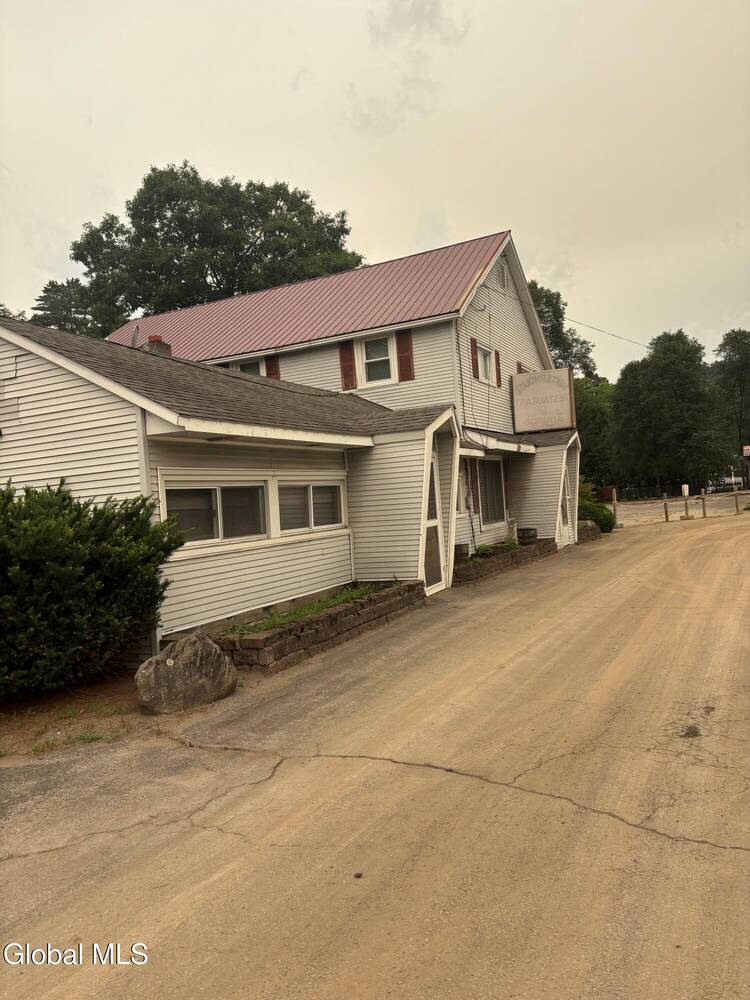 85 Lake Avenue — photo