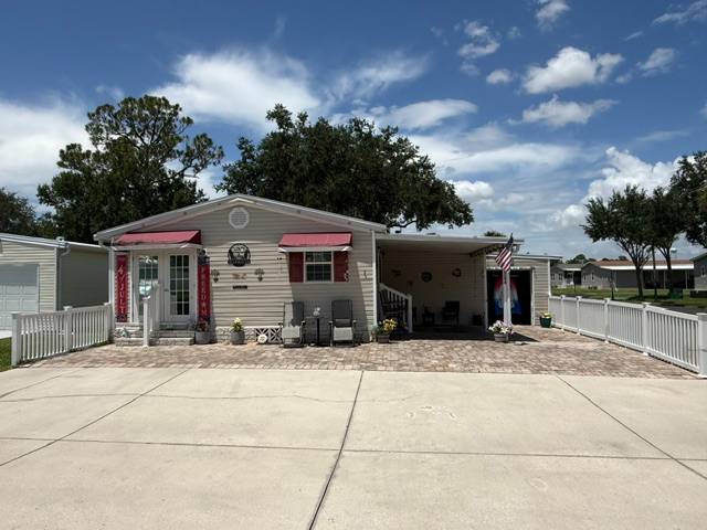 2204 Thoreau Drive — photo