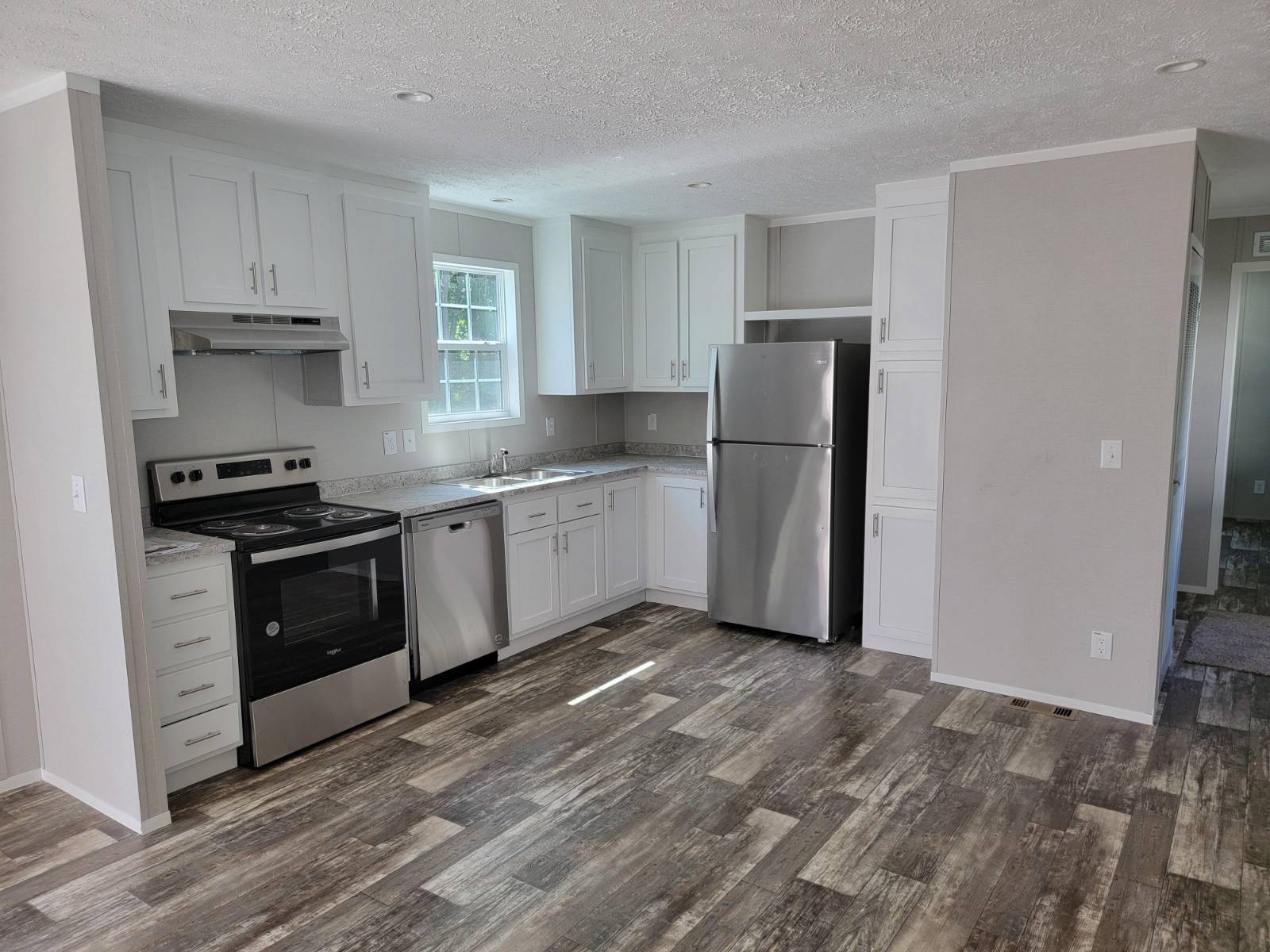 127 Hubert 10 — photo