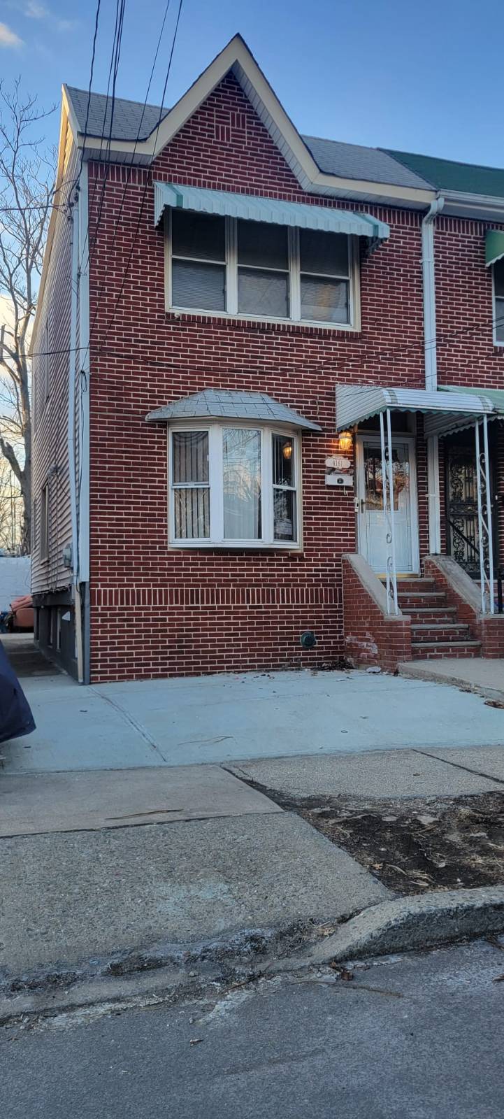 4161 Laconia Ave — photo