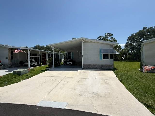 2207 Thoreau Drive — photo