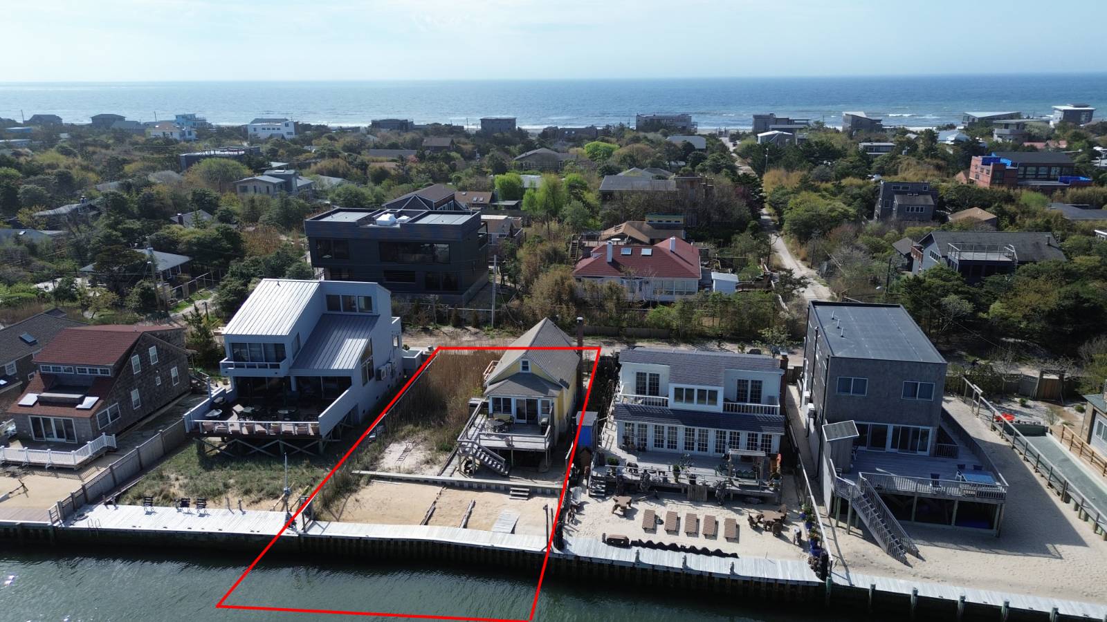 25 East Bayview Walk — photo