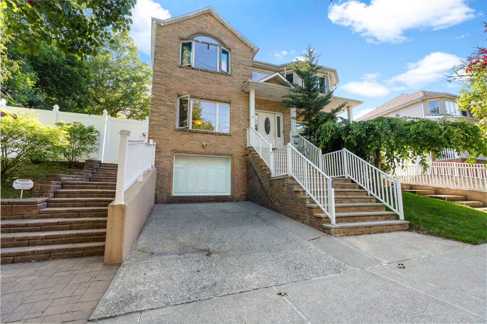 38 Bayview Ave — photo